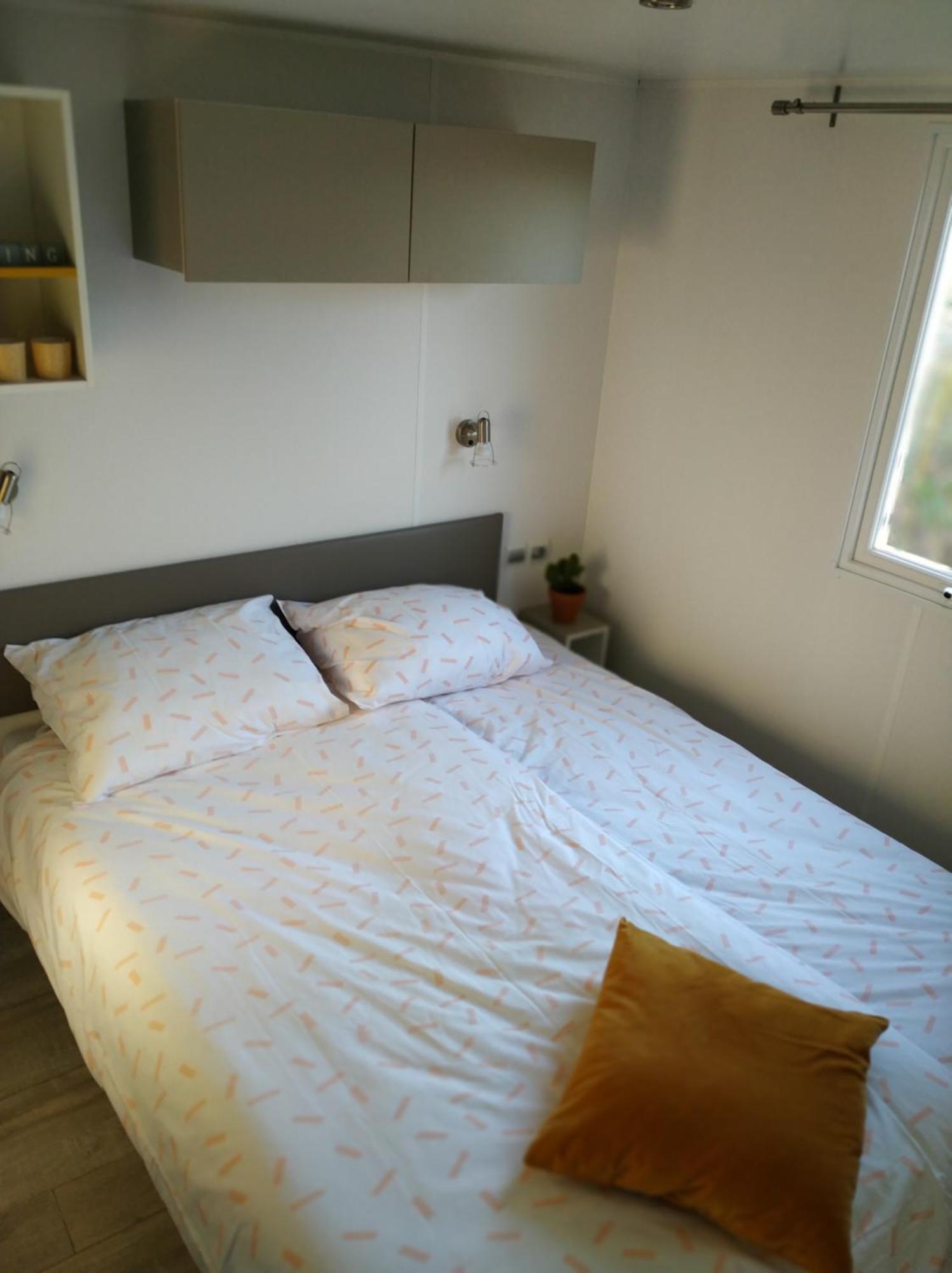 Stacaravan 98 Hotel Koudum Bagian luar foto
